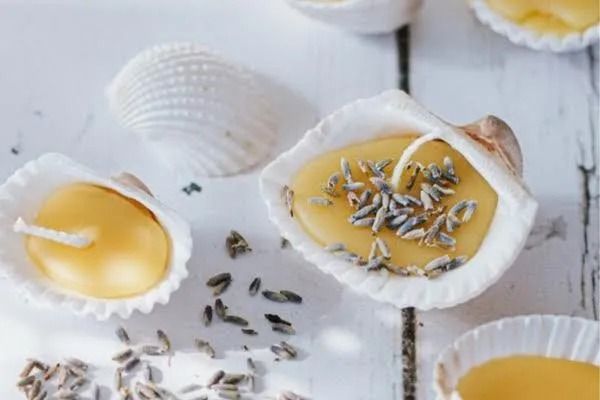 DIY: Schelpenkaarsjes van bijenwas