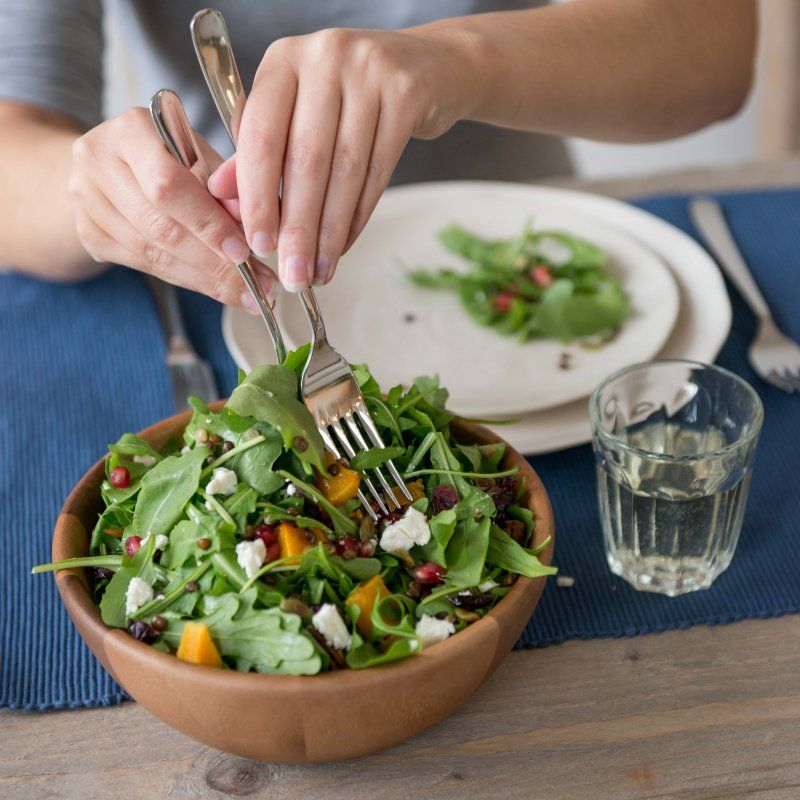 Kleurrijke herfstsalade met pompoen