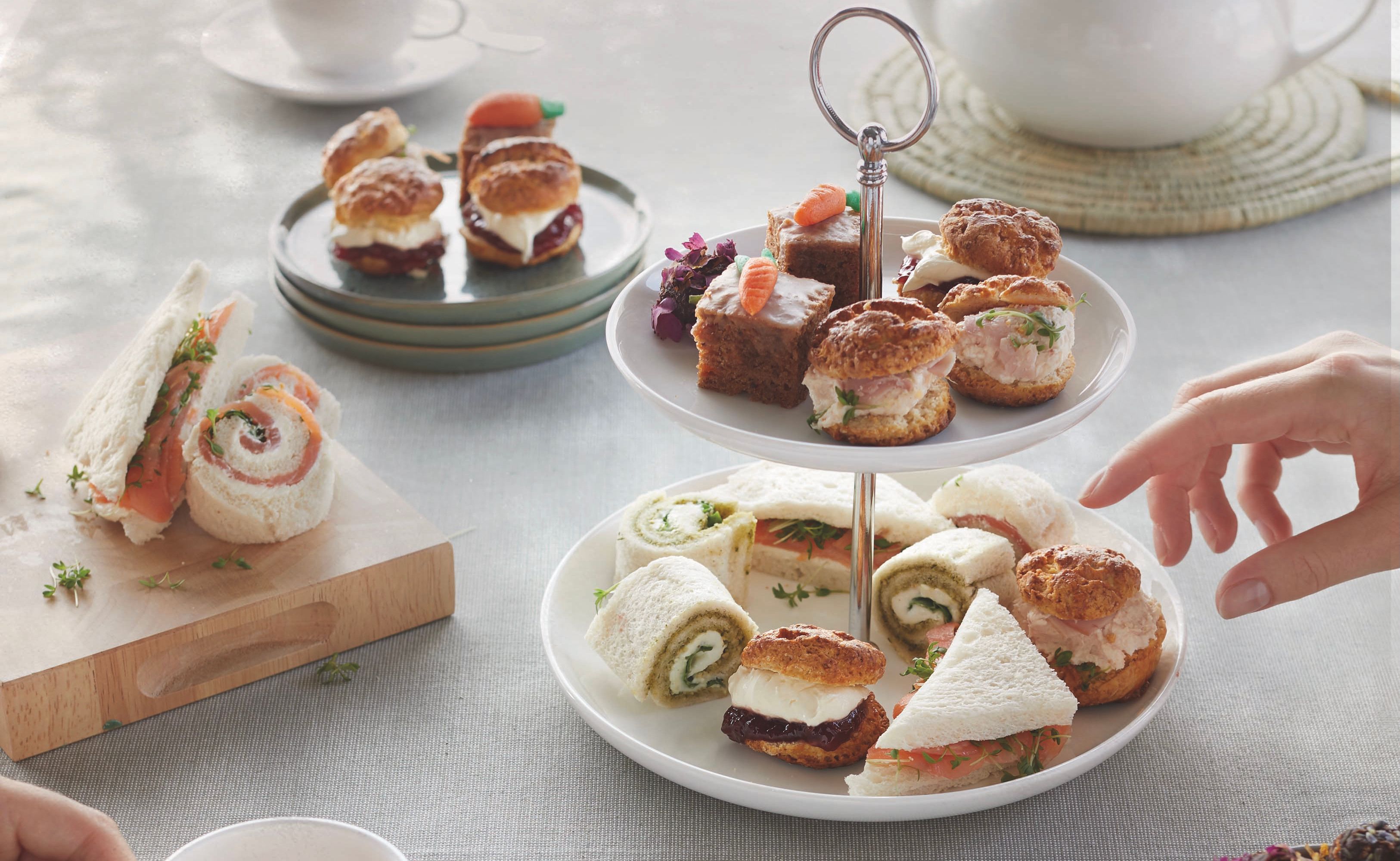 Scones met ham-kaasmousse