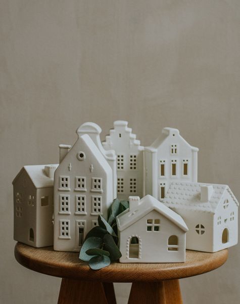 Tea light holder, porcelain, stepped gable, 20 cm 