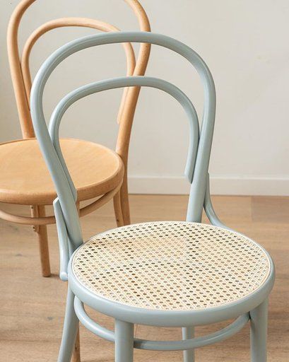 Chaise n° 14, hêtre, laqué blanc, assise cannée