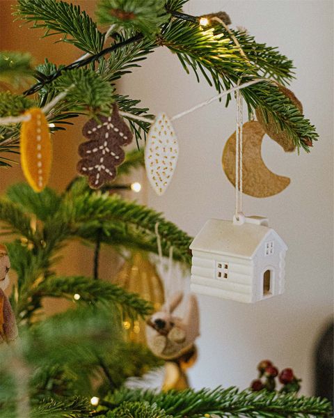 Suspension de Noël, maison pignon, porcelaine, 7,5 cm