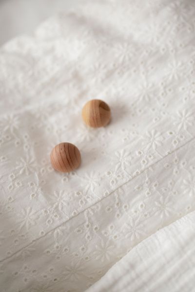 Balletje van cederhout, Ø2 cm Balletje van cederhout, Ø2 cm