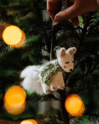 Suspension de Noël, Vinnie le renard polaire, feutrine, 13 cm