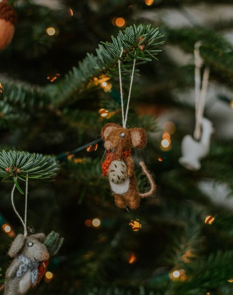 Weihnachtsanhänger, Filz, Maus mit Birne