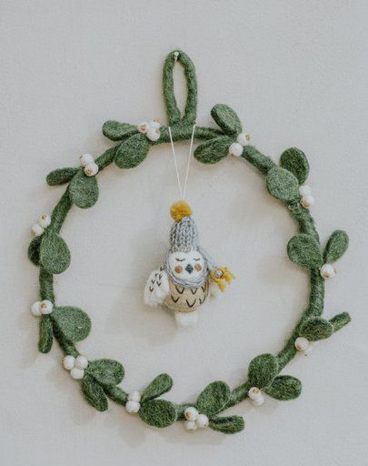 Suspension de Noël Elin le harfang des neiges, feutrine, collaboration WWF