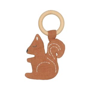 Houten ring met knisperdoekje, eekhoorn, terracotta