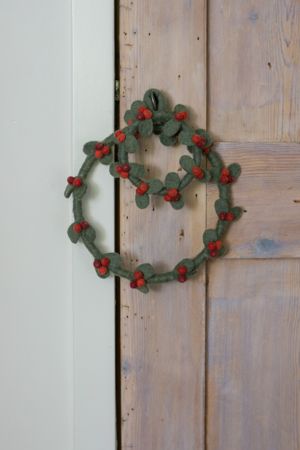 Couronne de Noël, vert, baies rouges, feutrine, 24 cm