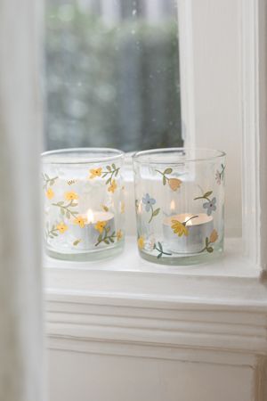 Tealight holder, glass, flowers
