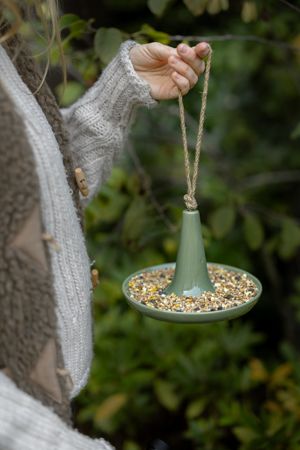 Vogelfutterstation Mit Dach – 18x16x16 Cm, Wetterfest, Einfach Zu Reinigen