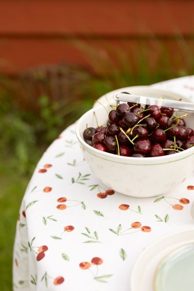 Tablecloth, GOTS organic cotton, cherries, 145 x 180 cm