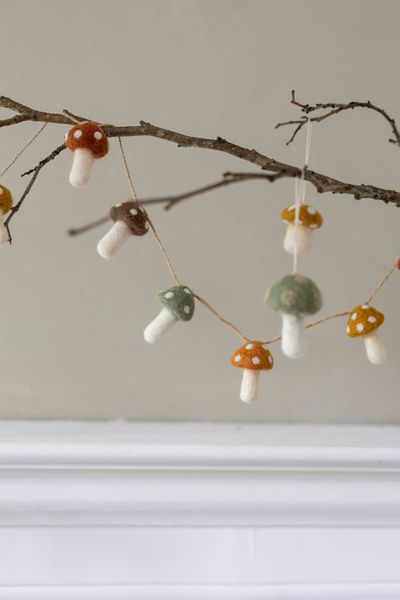 Felt mushroom garland, approx. 150 cm