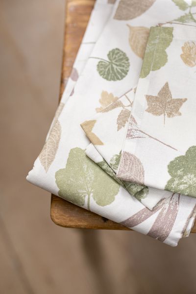 GOTS organic cotton tablecloth with garden leaf print, 145 x 180 cm