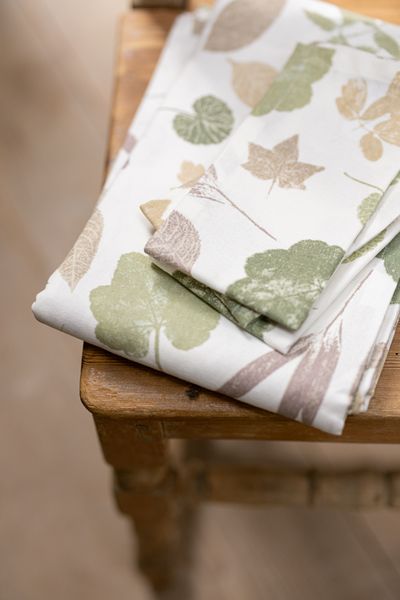 GOTS organic cotton tablecloth with garden leaf print, 145 x 250 cm