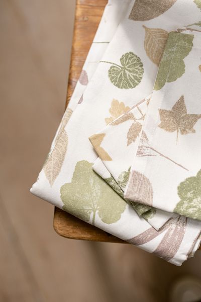 GOTS organic cotton tablecloth with garden leaf print, 145 x 300 cm