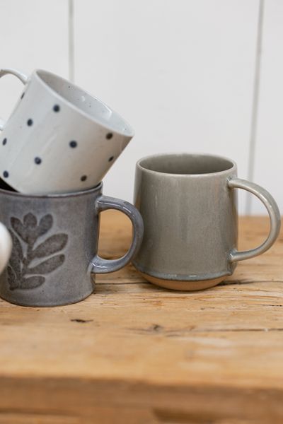 Thyme green stoneware mug with a reactive glaze, Ø 9 cm