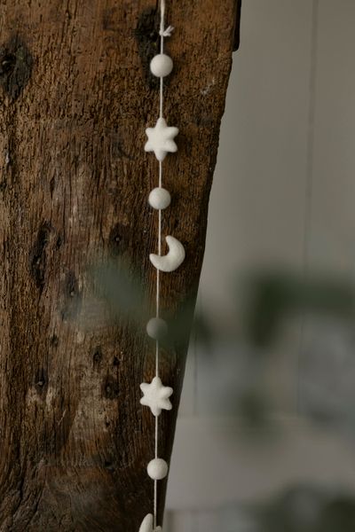 White, felt, Christmas garland with moons and stars, approx. 150 cm