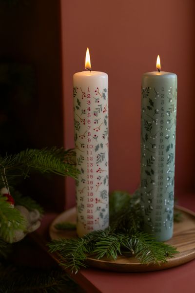 Light-green advent candle with twigs and berries, 25 cm