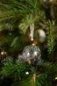 Small glass Christmas bauble with engraved twigs, Ø 5 cm