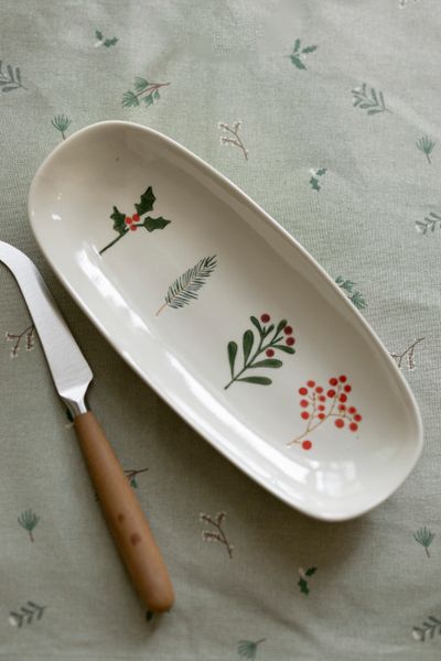 Off white, stoneware serving dish with Christmas twigs, 11 x 26 cm