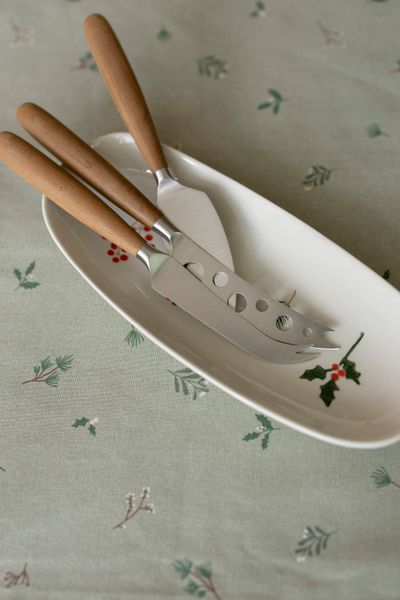 Off white, stoneware serving dish with Christmas twigs, 11 x 26 cm