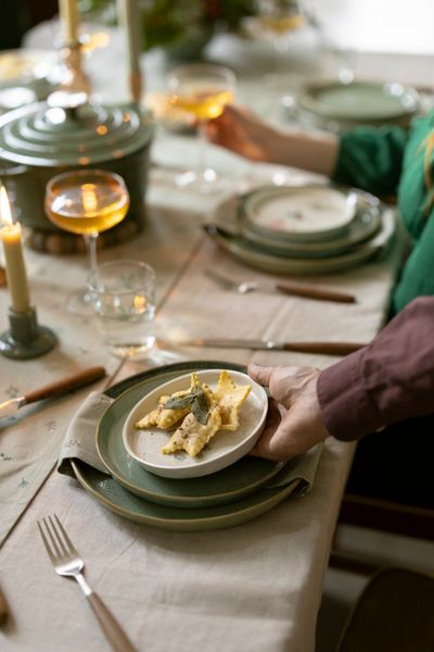 Off white, stoneware pastry plate with Christmas twigs, Ø 15 cm