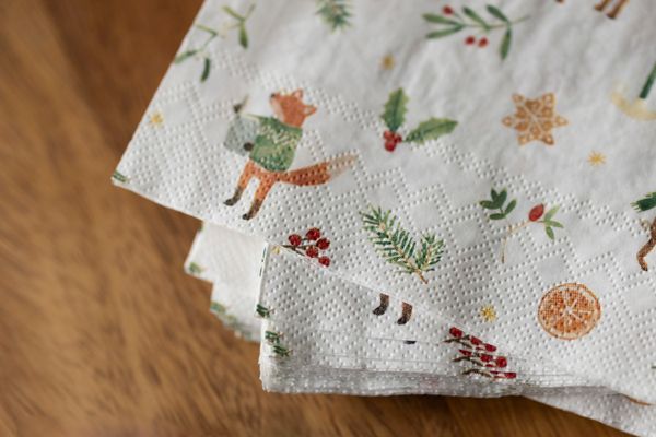 20 paper napkins with Christmas animal print, 33 x 33 cm