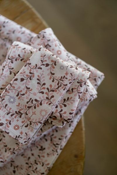 GOTTS organic cotton napkin with garland print, 40 x 40 cm