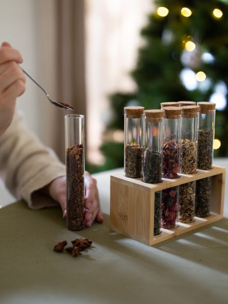 Buisjes in standaard, bamboe, hittebestendig glas en kurk