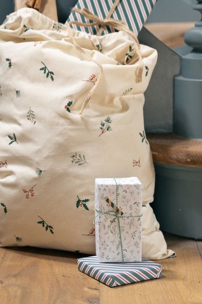 Geschenkpapier, Weihnachtswald, 70 x 250 cm Geschenkpapier, Weihnachtswald, 70 x 250 cm