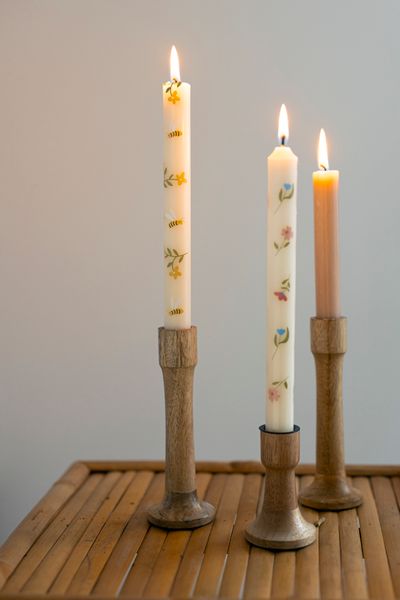 2 dinner candles, white with bees, 25 cm