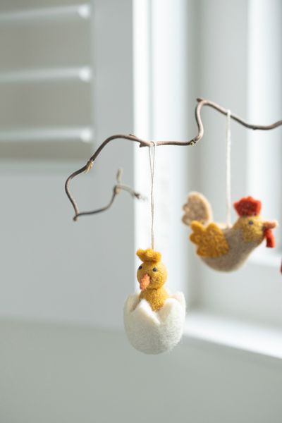 Easter decoration, chick in egg, felt, yellow/white