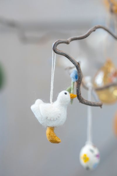 Easter decoration, goose with flower, felt