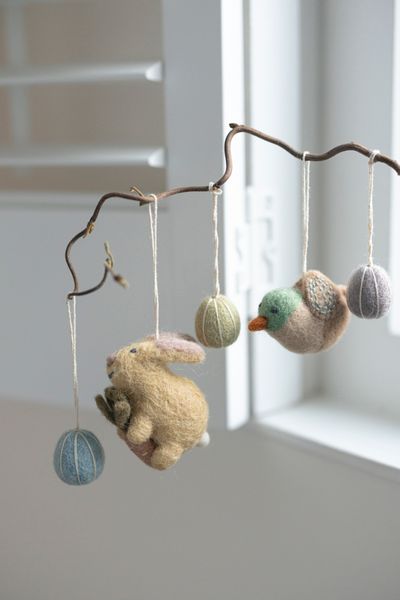 Osteranhänger Hase mit Mohrrübe, Filz Osteranhänger Hase mit Mohrrübe, Filz