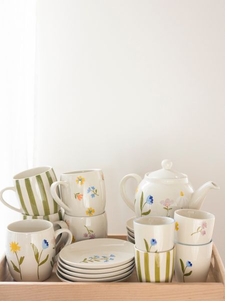 Mug, grès, fleurs sauvages, Ø 9,5 cm Mug, grès, fleurs sauvages, Ø 9,5 cm