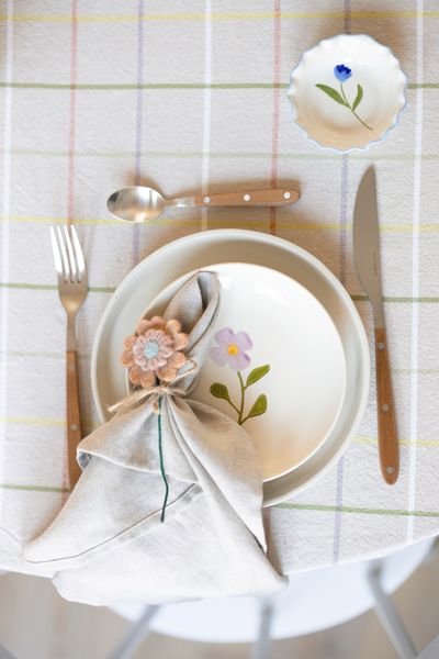 Assiette à dessert/gâteau, grès, fleur rose, Ø 16 cm Assiette à dessert/gâteau, grès, fleur rose, Ø 16 cm