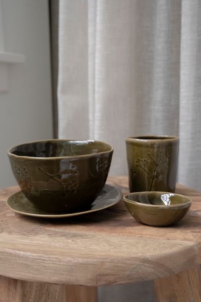 Tasse, vert foncé, grès, Ø8 x 9,5 cm Tasse, vert foncé, grès, Ø8 x 9,5 cm