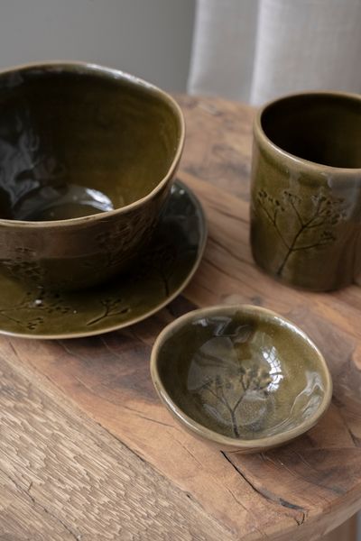 Tasse, vert foncé, grès, Ø8 x 9,5 cm Tasse, vert foncé, grès, Ø8 x 9,5 cm