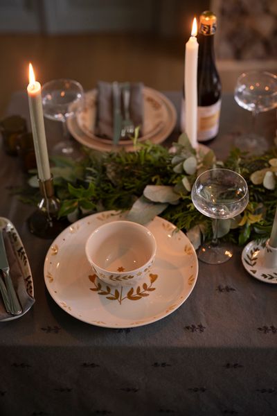 Dinerbord, steengoed, gedecoreerd met takjes, oker, Ø28 cm
