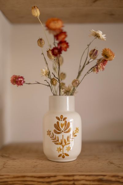 Vase, dessin, grès, ocre, Ø9 x 15 cm Vase, dessin, grès, ocre, Ø9 x 15 cm