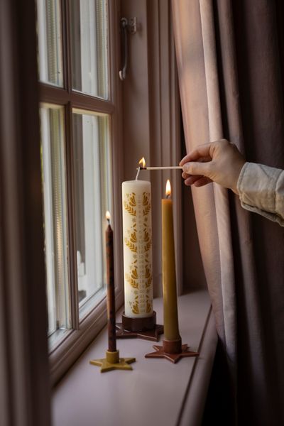 Kandelaar voor adventskaars, porselein, ster, roodbruin