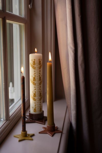 Kandelaar voor adventskaars, porselein, ster, roodbruin