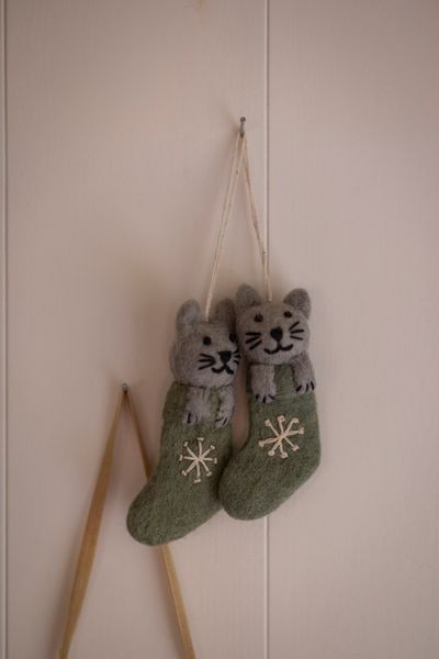 Kersthanger, kat in een kerstsok, vilt