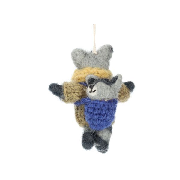 Kersthanger, wasbeer met kleintje, vilt Kersthanger, wasbeer met kleintje, vilt