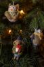 Hanger hond met cadeau, vilt