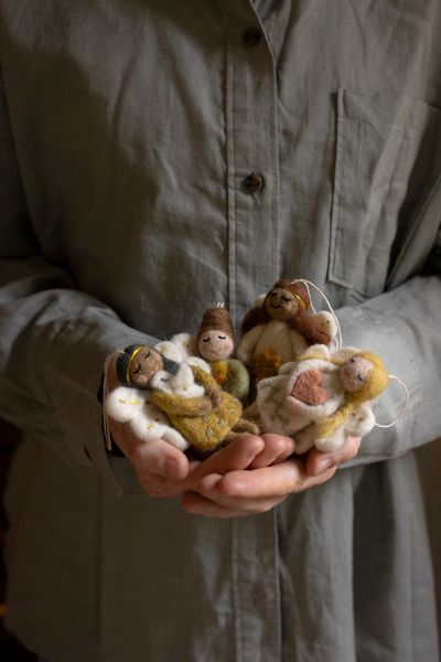 Kersthanger, engel met duif, vilt Kersthanger, engel met duif, vilt