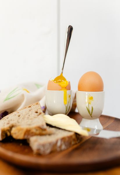 Eierdopje, steengoed, narcis en druif, Ø5 x H 6,5 cm