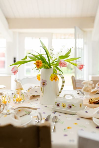 Butter dish, stoneware, violets, 18.5 x 13.5 cm