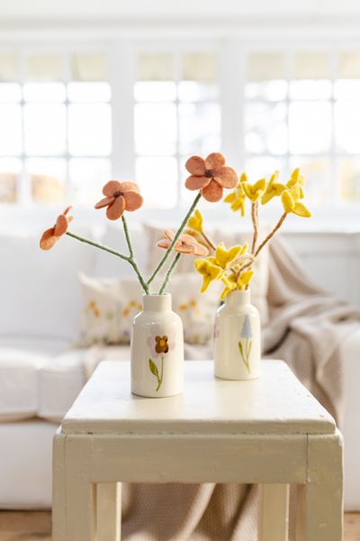 Vases, grès, peints à la main, violette, muscari, pâquerette,  Ø6 x 12,5 cm, lot de 3