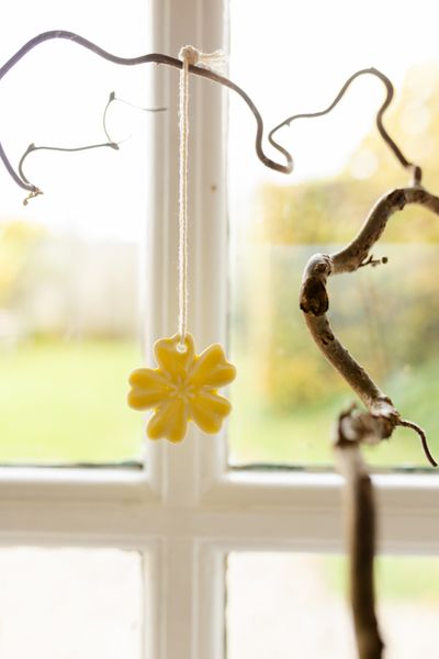 Decoration buttercup, porcelain, yellow